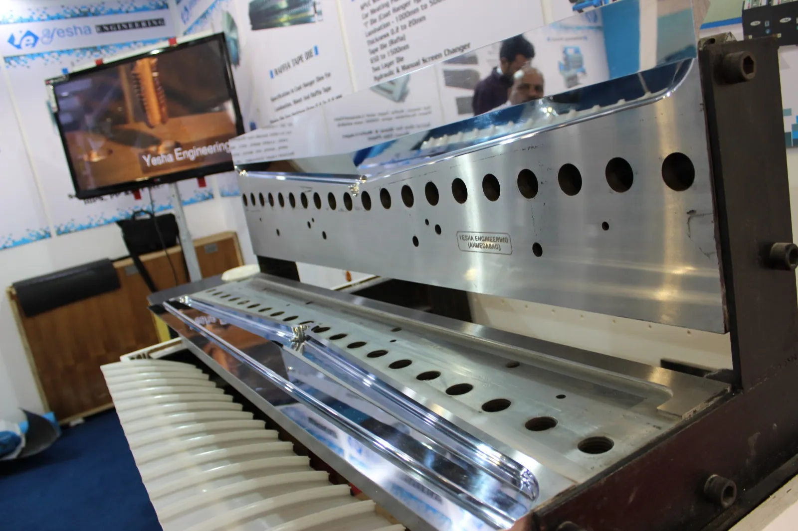 A Yesha T-die on display at an exhibition